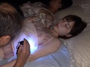 Dù đã có eny nhưng chị nhà cạnh bên cạnh bên luôn làm tôi sung sướng